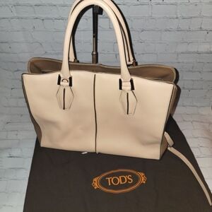 Tod's Beautiful Two Toned Leather Shoulder Bag